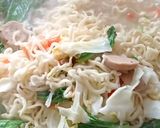 Foto langkah ke 4 dari resep Mie Kuah Pedas.