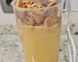 Foto del paso 3 de la receta Batido de mango, plátano, galletas, nueces y canela