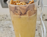 Foto del paso 3 de la receta: Batido de mango, plátano, galletas, nueces y canela