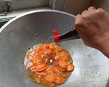 Foto langkah ke 2 dari resep Tumis wortel brokoli bakso.