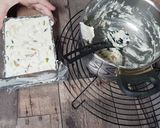 Foto del paso 6 de la receta Trampantojo de turrón. Turrón de queso camembert y frutos secos