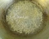 Foto langkah ke 1 dari resep Nasi Putih, Dadar Mie, Sosis Goreng (Bekal Makan Anak).