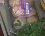 Foto del paso 1 de la receta: Portobellos rellenos de jamón crudo, verdeo, roque y crema