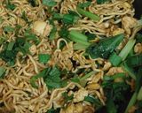 Foto langkah ke 4 dari resep Mie Goreng Ayam.