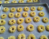 Foto langkah ke 3 dari resep Semprit susu 3 bahan (#prRamadhan_kukirainikukis).
