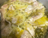 Foto del paso 3 de la receta: Filetes de pollo en salsa con champiñones 🍄