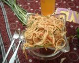 A picture of step 4 of Chicken chow mein.