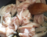 Foto del paso 3 de la receta: Tallarines con pechuga de pollo y verduras a la wok