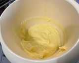 Une image de l'étape 5 de Gâteau aux raisins, agrumes et amandes.