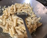 Foto langkah ke 5 dari resep Penne carbonara with smoked beef.