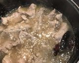 Foto del paso 1 de la receta: Suadero pa’l José ahora con chile guajillo y chile morita
