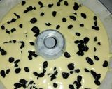 Foto langkah ke 6 dari resep Bolu panggang kismis.