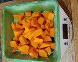Foto del passaggio 1 della ricetta Plumcake alla zucca e cioccolato fondente