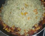A picture of step 13 of Fried rice with salad.