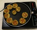 A picture of step 4 of Sabudana Tikki.