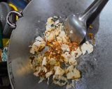 Gambar langkah 2 resipi 17:6:26 - Nasi goreng kobis.