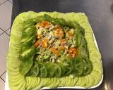 Une image de l'étape 6 de Salade de concombre, tomates, anchois,thon et scarole.