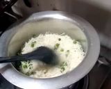A picture of step 6 of Garlic Matar rice.