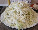 Foto del paso 2 de la receta: Col con codillo ahumado y alubia Jorgette style