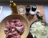 Foto del paso 1 de la receta: Conill amb ceba/ Conejo con cebolla