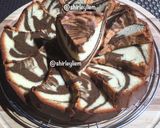 Foto langkah ke 8 dari resep Egg White Zebra Cake aka Kue Zebra Putih Telur.