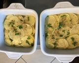 Une image de l'étape 5 de Gratin de pommes de terre à l ail,oignon basilic et mozzarella di buffala au bouillon de gambas.