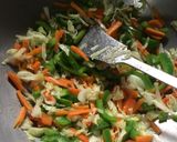 A picture of step 2 of Vegetable Macaroni.