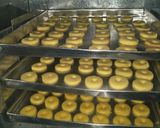 Foto langkah ke 4 dari resep Cake Donat kering.