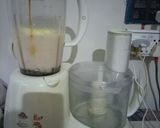 A picture of step 4 of Oreo Cold Coffee.