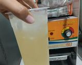 Foto langkah ke 3 dari resep Es Jeruk Kasturi.
