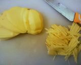 Foto langkah ke 1 dari resep Potatoes Schotel with Egg and Cheesse.