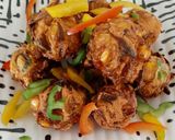 A picture of step 3 of Tricolour capsicum bhajiya from leftover vada batter.