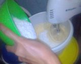Foto langkah ke 4 dari resep "Lemon Cake" nya nci Tintin Rayner ajiibb.