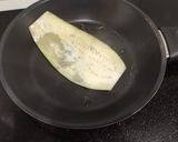 Foto del paso 2 de la receta: "Canelones" de berenjena rellenos de pollo y calabacín