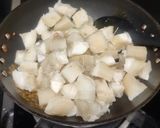 A picture of step 3 of Tapioca masala fry.