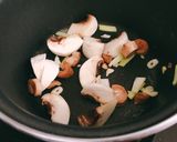 Hình bước làm 3 của món 🌱 Canh Chua Bắp Chuối & Nấm Chay (Vegan)