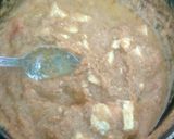 A picture of step 4 of Naan with sahi paneer.
