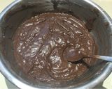 Foto del paso 2 de la receta: BUDÍN DE CHOCOLATE RELLENO DE DULCE DE LECHE 🍫🍰