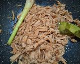 Foto langkah ke 5 dari resep Nasi Bakar Suwir Ayam Manis.