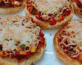 A picture of step 4 of Bread Pizza.