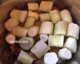 A picture of step 2 of Scallops with Loofah Squash.