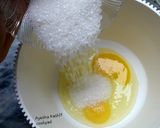 A picture of step 2 of Mango cupcakes.