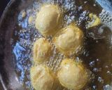 A picture of step 4 of Aaloo Pakoda.