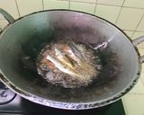 Foto langkah ke 2 dari resep Resep Ikan Pindang Pedas Manis.
