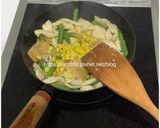 雞胸肉絲炒韓國魚餅的食譜步驟3照片
