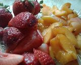 Foto del paso 1 de la receta: Compota de frutillas y damascos