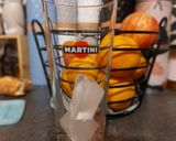 Une image de l'étape 1 de Cocktail martini gin Schweppes.