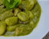 Foto del paso 5 de la receta: Gnocchi con salsa de espinacas y setas 🥬🍄