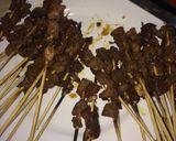 Foto langkah ke 6 dari resep Sate Sapi Sederhana.