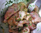 Foto del paso 6 de la receta: Feletes de pollo marinados en jengibre, cardamomo y cúrcuma